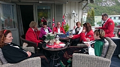 Alle i godt hum�r etter speling